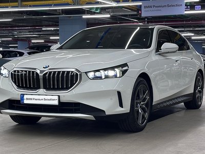BMW 5 SERIES - 1