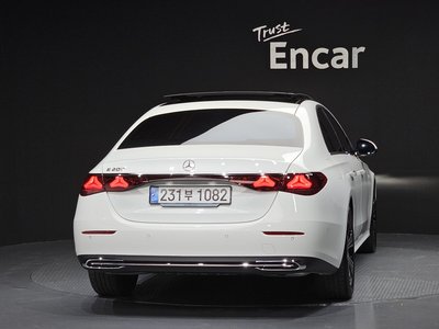 MERCEDES-BENZ E-CLASS - 3