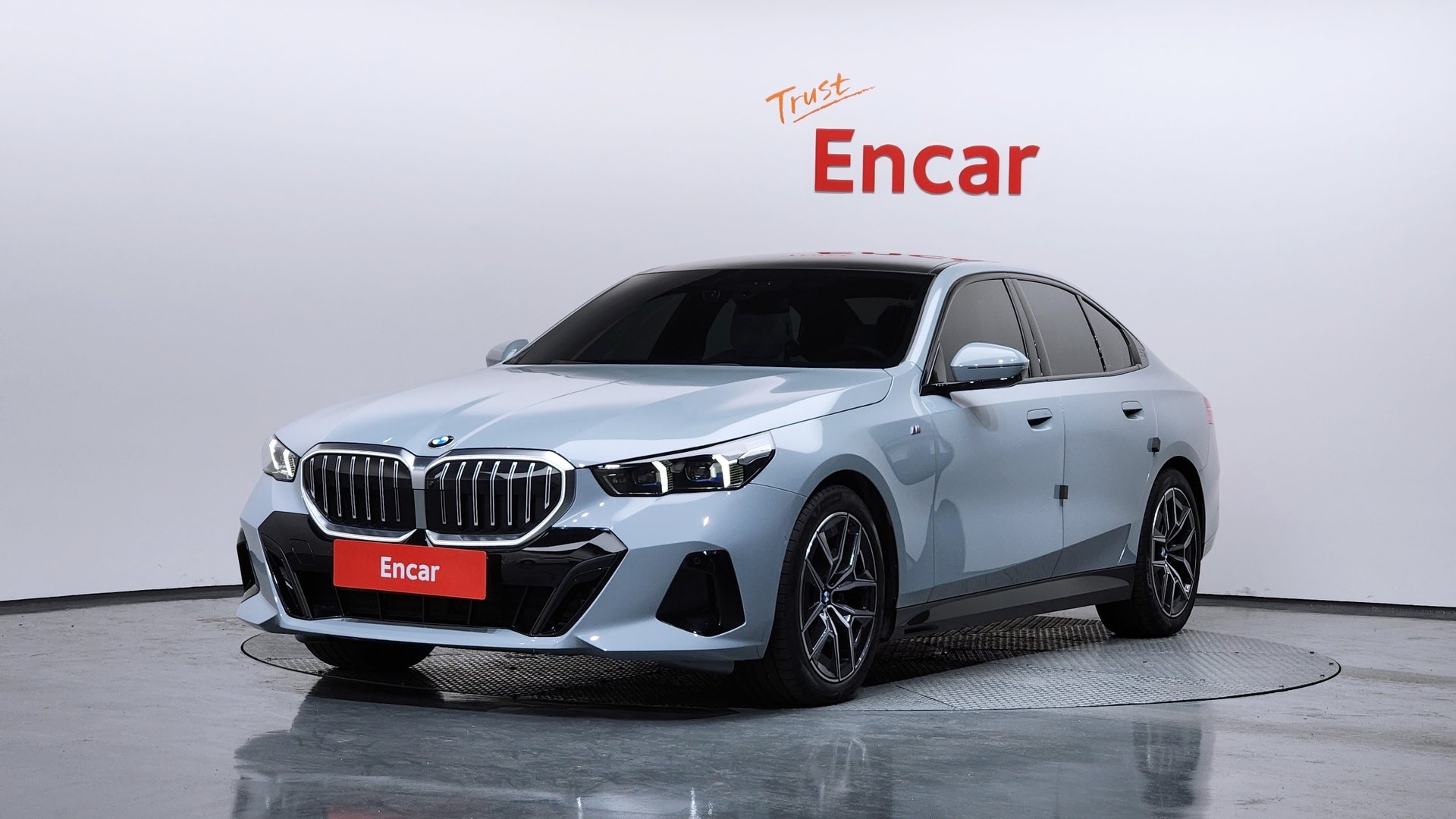 BMW 5 SERIES - View 1