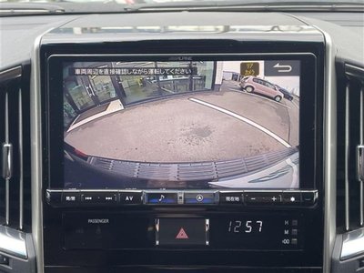 TOYOTA LAND CRUISER 200 - 5