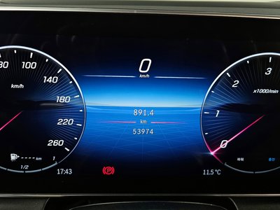 MERCEDES-BENZ GLC - 8