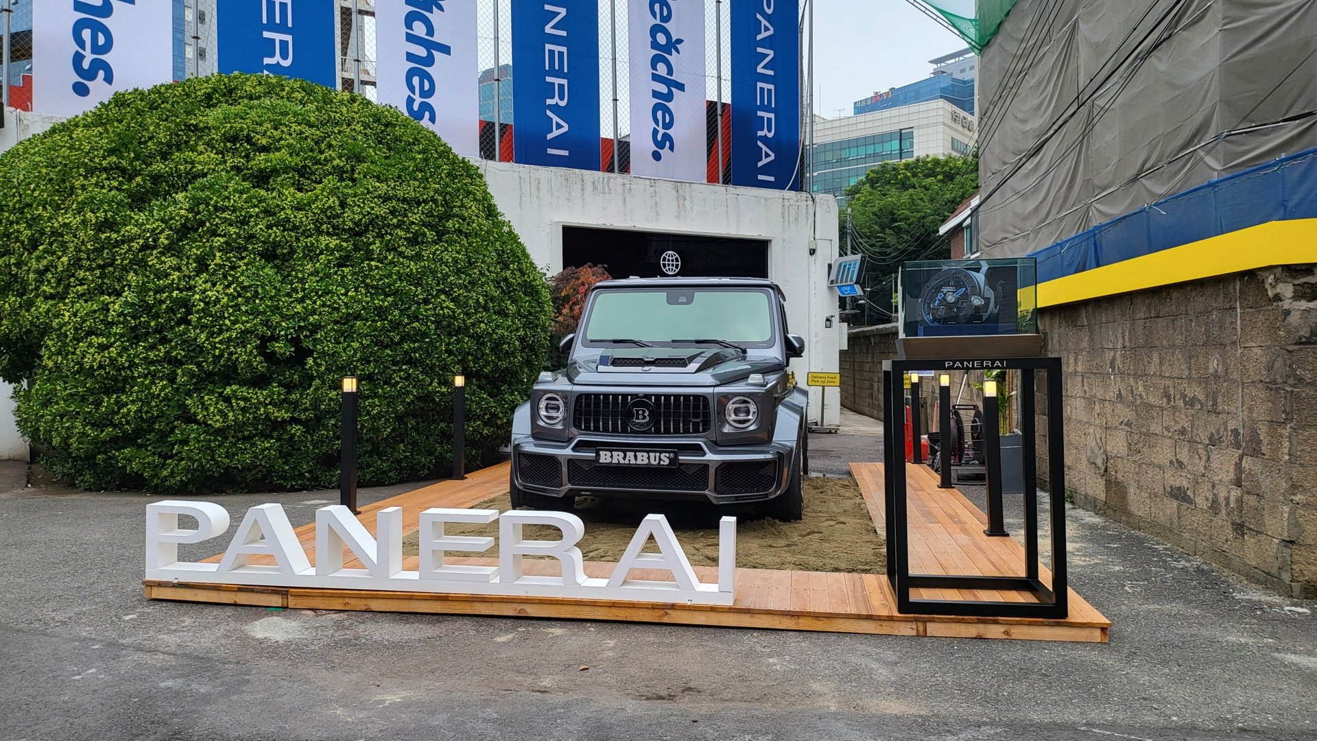 MERCEDES-BENZ G-CLASS - View 1