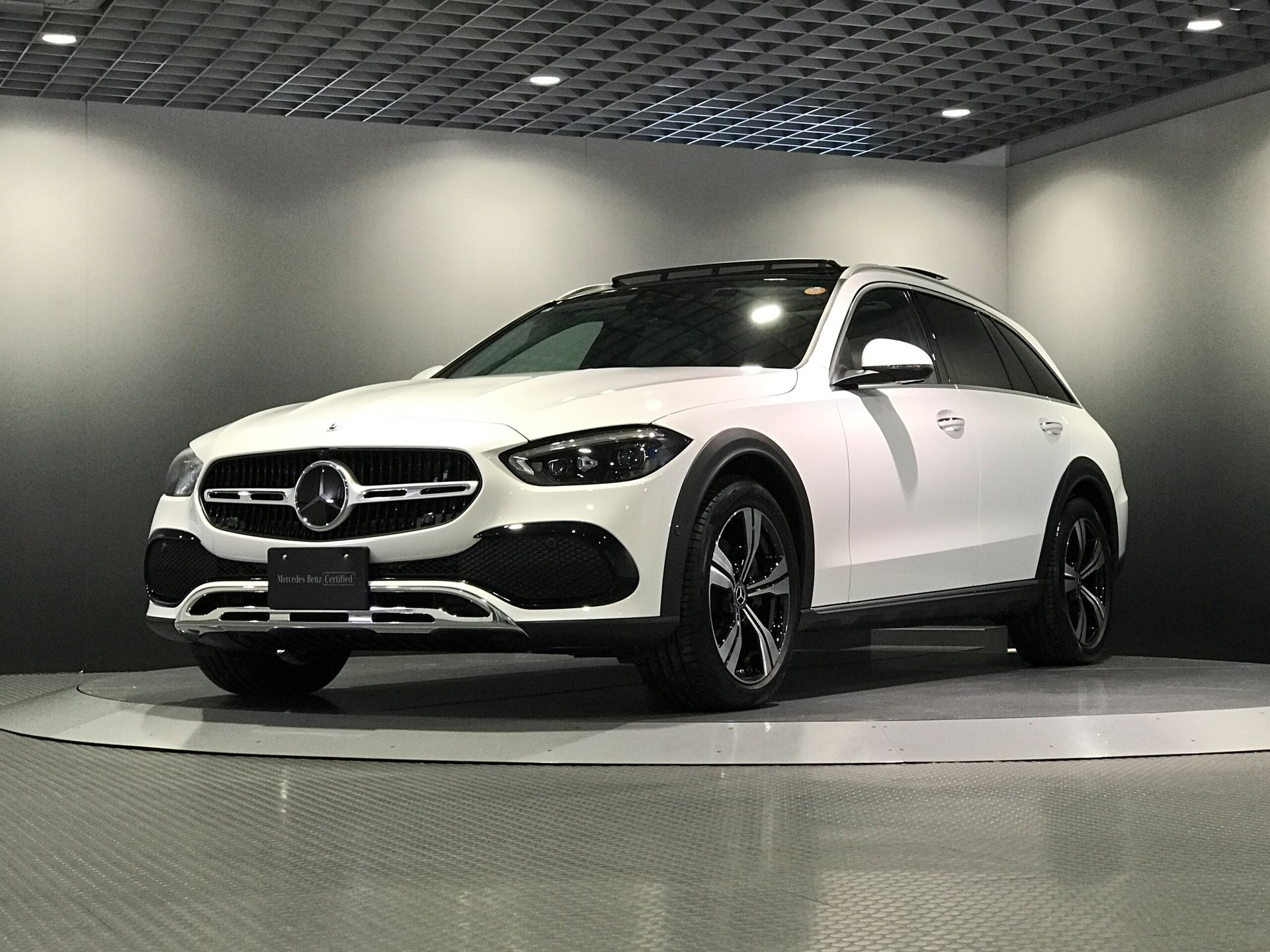 MERCEDES-BENZ C-CLASS ALL-TERRAIN - View 1