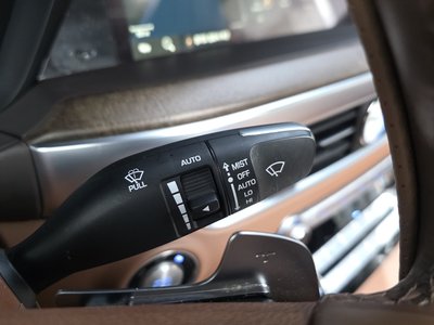2020 Genesis G90 — миниатюра 28