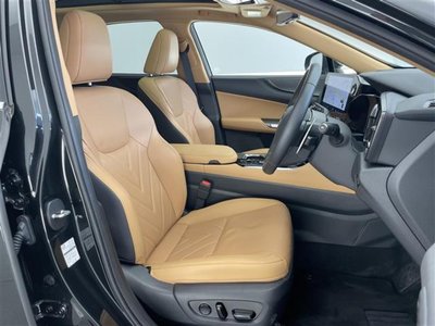 2025 Lexus NX thumbnail 25