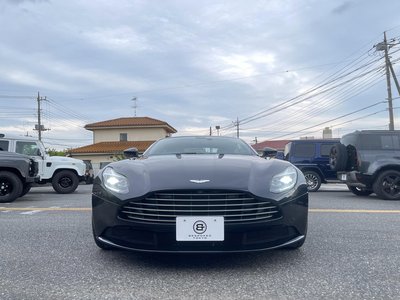 ASTON MARTIN DB11 - 5
