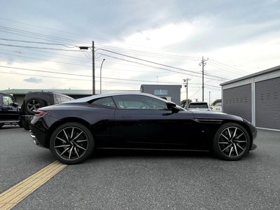 ASTON MARTIN DB11 - 7