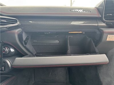 2011 Ferrari 458 ITALIA — миниатюра 25