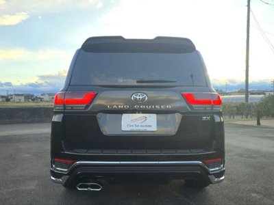 TOYOTA LAND CRUISER 300 - 9