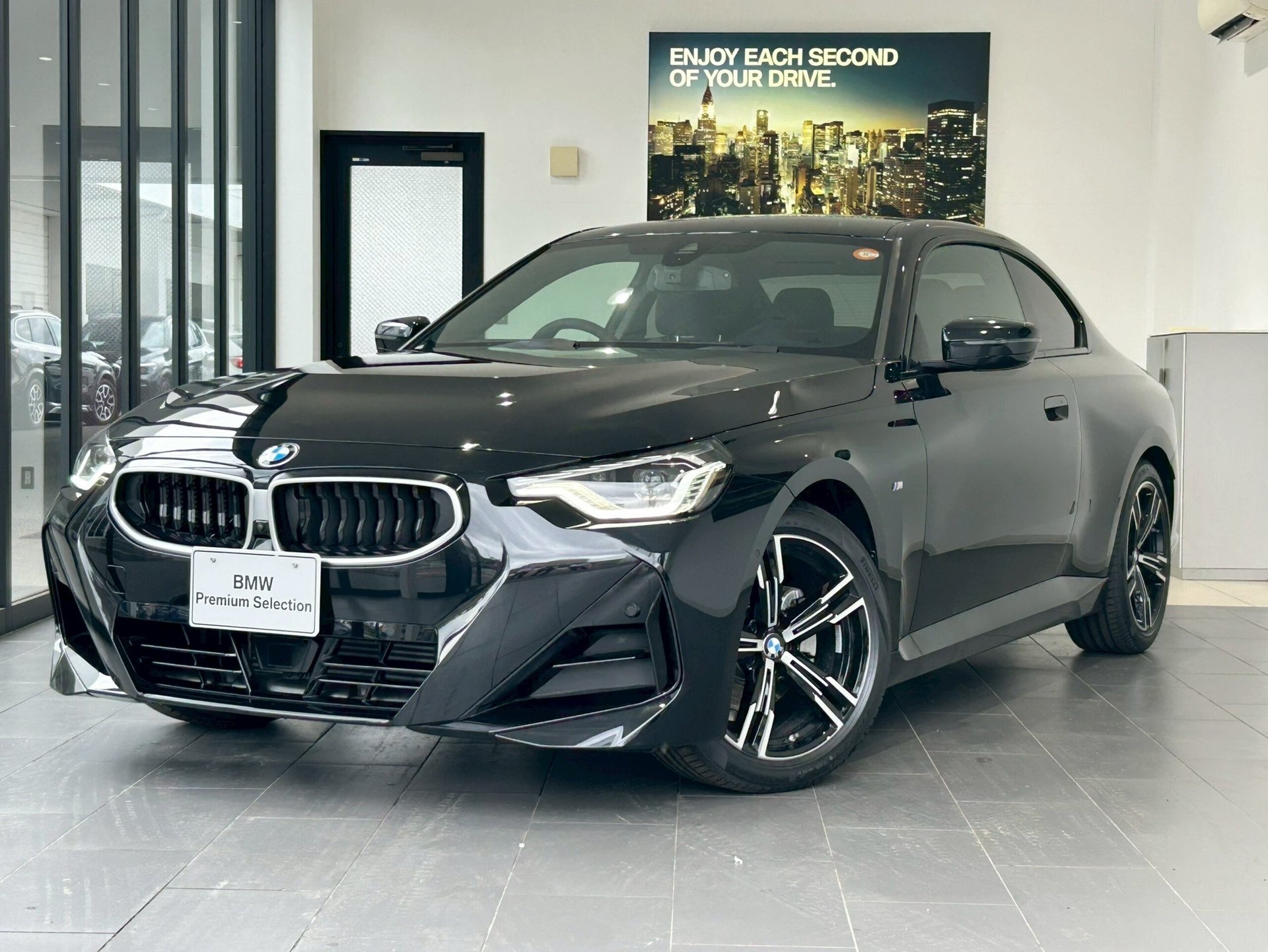 BMW 2 SERIES COUPE - View 1