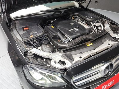 MERCEDES-BENZ E-CLASS - 7