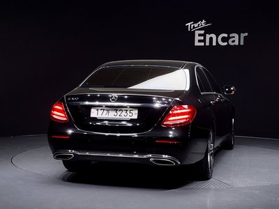 MERCEDES-BENZ E-CLASS - 3