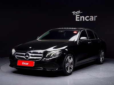 MERCEDES-BENZ E-CLASS - 1