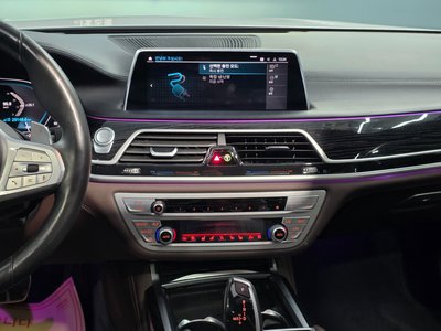 BMW 7 SERIES - 8