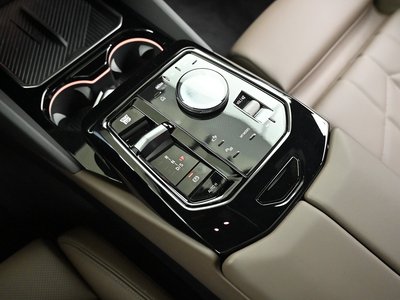 صورة مصغرة 20 لـ 2025 BMW 5 SERIES