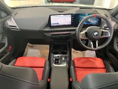 2025 BMW 1 SERIES 照片 2