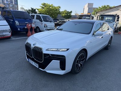 2023 BMW 7 SERIES photo 4