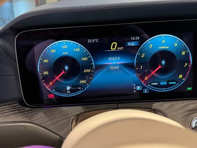 MERCEDES-BENZ E-CLASS - 8