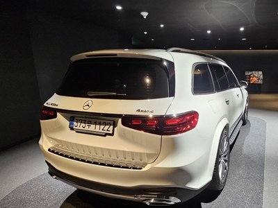 2025 Mercedes-BENZ GLS — фото 4