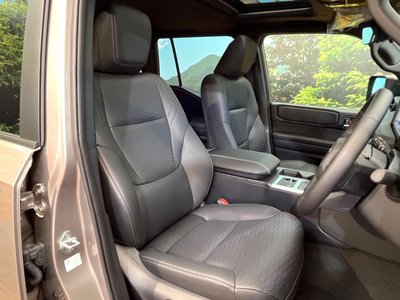 TOYOTA LAND CRUISER 250 - 8