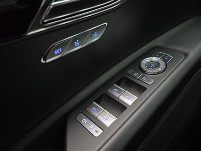 2023 Genesis GV80 thumbnail 28