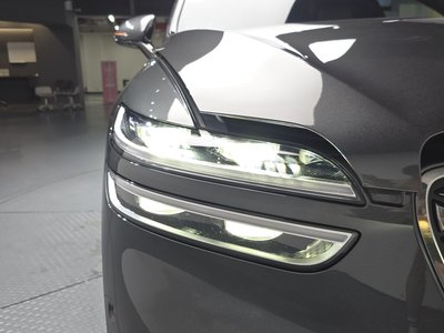 GENESIS ELECTRIFIED GV70 - 9