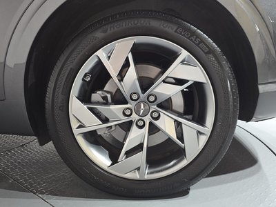 GENESIS ELECTRIFIED GV70 - 8