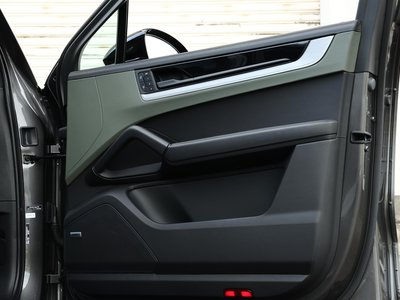 صورة مصغرة 50 لـ 2023 Porsche CAYENNE