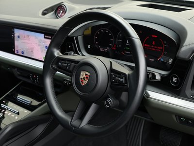 2023 Porsche CAYENNE photo 4