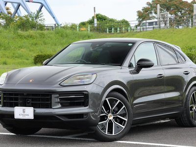 2023 Porsche CAYENNE photo 5