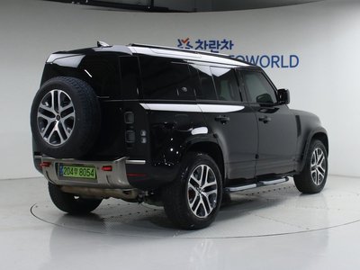 LAND ROVER DEFENDER - 4