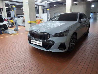 صورة 3 لـ 2024 BMW 5 SERIES