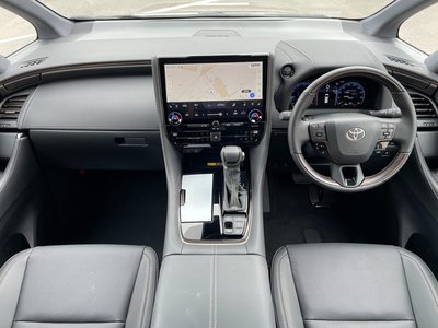 2026 Toyota ALPHARD — фото 5