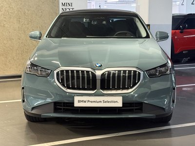 BMW 5 SERIES - 2