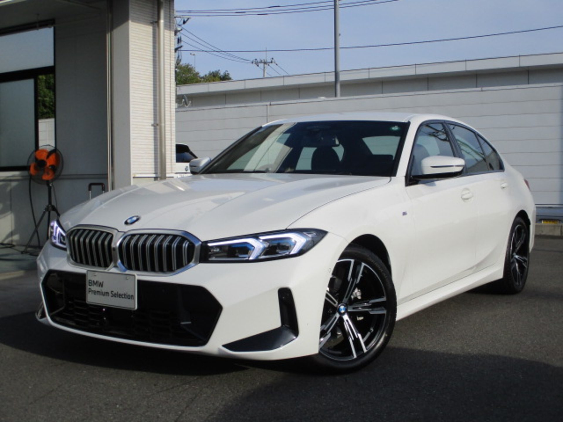 BMW 3 SERIES - View 1