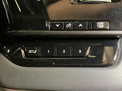 صورة مصغرة 13 لـ 2023 Lexus RX