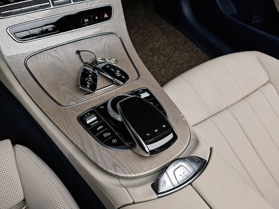 MERCEDES-BENZ E-CLASS - 9