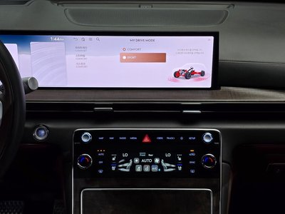 2025 Genesis GV80 thumbnail 18