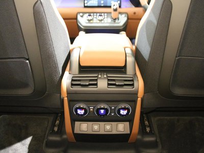 2025 LAND Rover DEFENDER — миниатюра 28