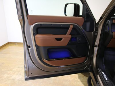 2025 LAND Rover DEFENDER — миниатюра 23