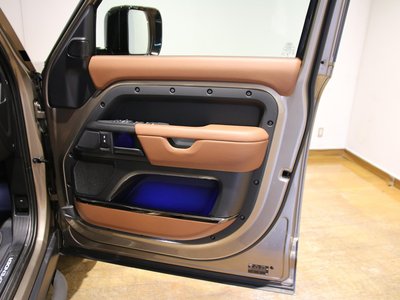 2025 LAND Rover DEFENDER — миниатюра 16