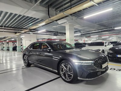2022 Genesis G90 (RS4) photo 2