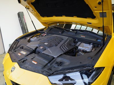 LAMBORGHINI URUS - 8