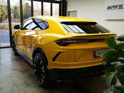 LAMBORGHINI URUS - 2