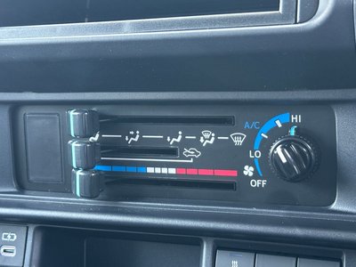 2025 Toyota LAND CRUISER 70 缩略图 42