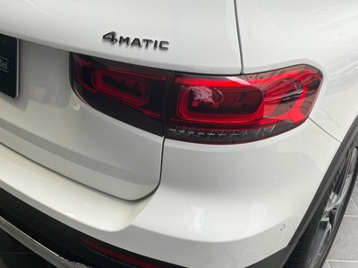 MERCEDES-BENZ GLB - 10