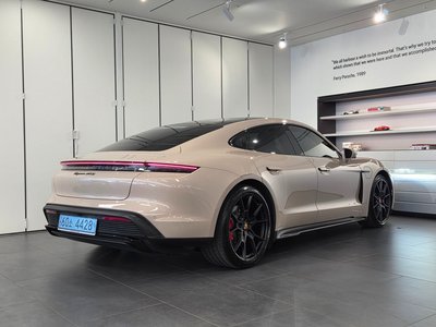 PORSCHE TAYCAN - 5