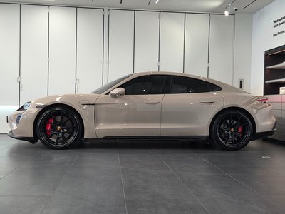 PORSCHE TAYCAN - 7