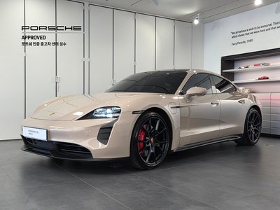 PORSCHE TAYCAN - 1
