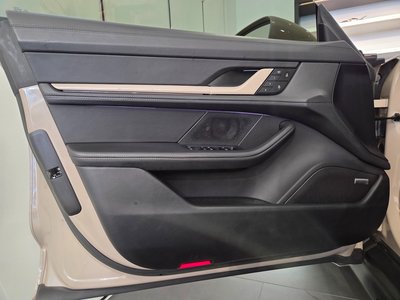 PORSCHE TAYCAN - 10